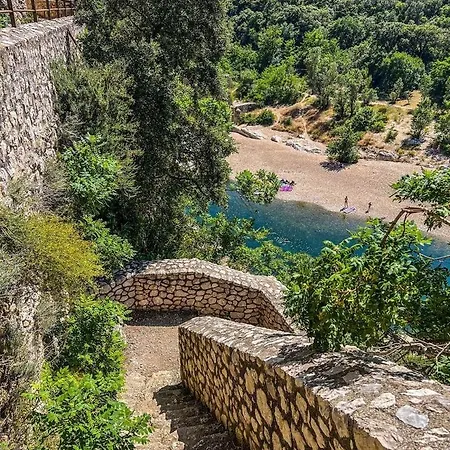 Entre Uzes Et Le Pont Du Gard Le Cocon De Sophia A Deux Pas Des Gorges Du Gardon Collias