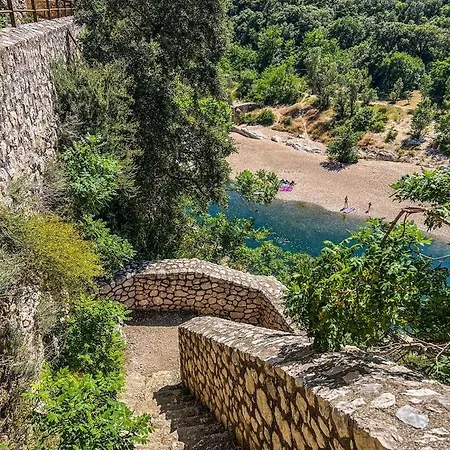 Entre Uzes Et Le Pont Du Gard Le Cocon De Sophia A Deux Pas Des Gorges Du Gardon Collias